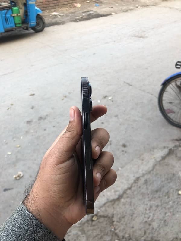 IPHONE 13 PRO URGENT SALE 3