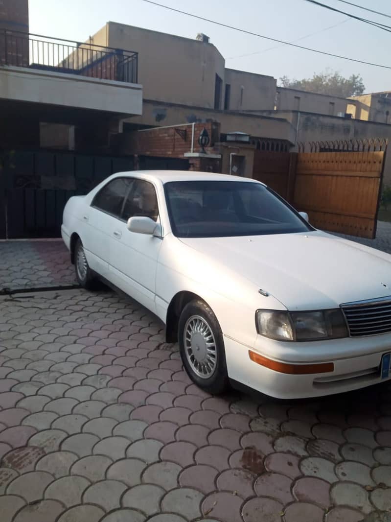 Toyota Crown Royal 1992 3