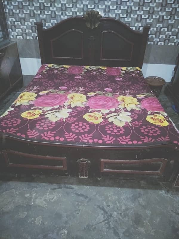 HARDWOOD BEDSET COUPLE 1