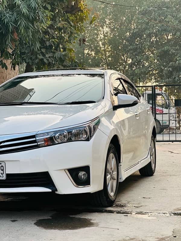 Toyota Altis Grande 2014 1