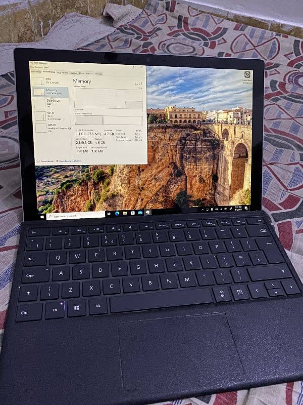 Surface pro 4 Core i5-6th generation 4