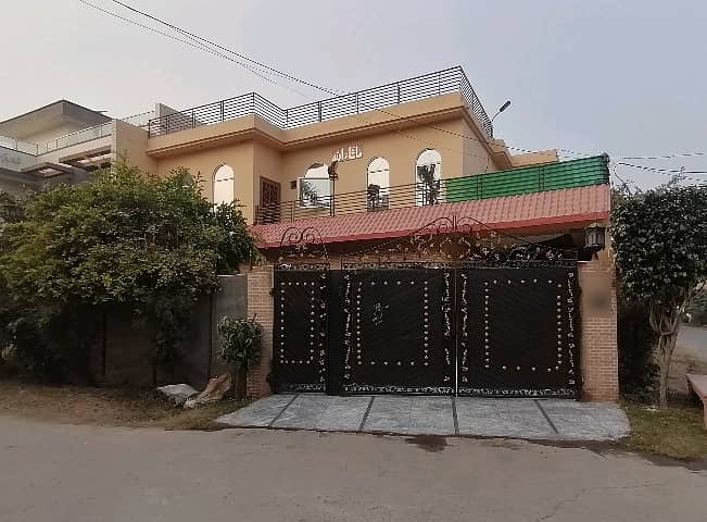 Corner 22 Marla Spacious House Is Available In Marghzar Officers Colony For sale 0