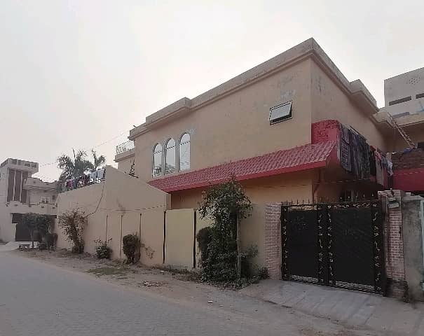 Corner 22 Marla Spacious House Is Available In Marghzar Officers Colony For sale 2