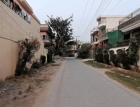 Corner 22 Marla Spacious House Is Available In Marghzar Officers Colony For sale 4