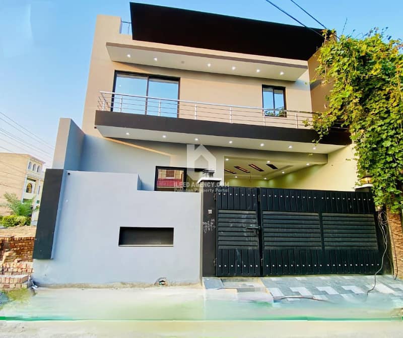 Stunning House available for sale in SJ Garden, Lahore 11