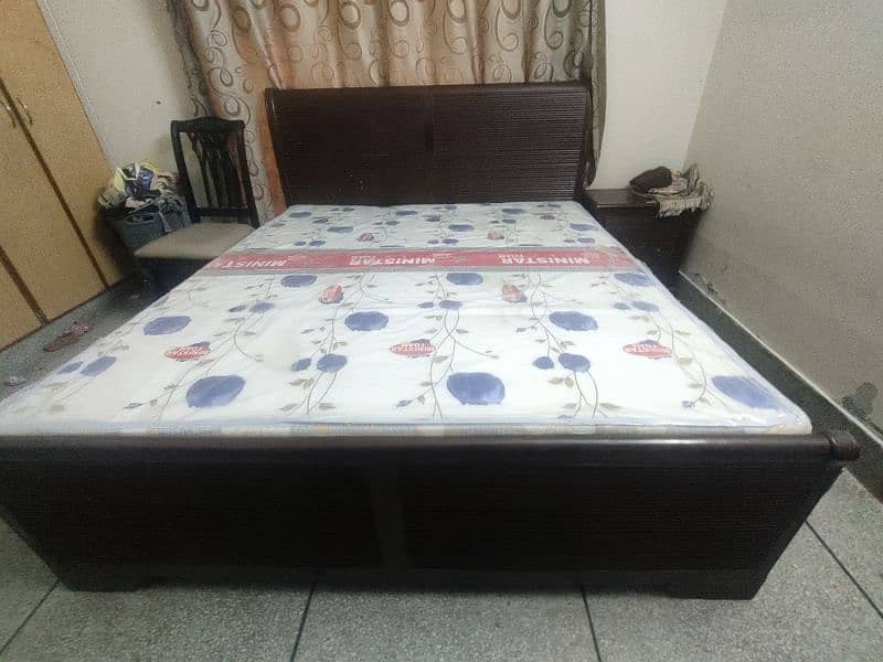 8" mattress in excellent condition 5