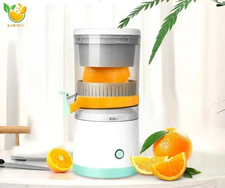 Mini Portable Citrus Juicer 1