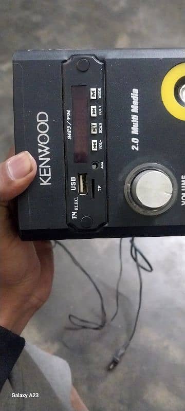 Kenwood speakers just like new 2