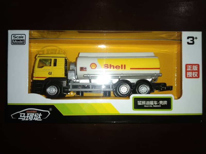 Shell Oil Tanker Licensed Scale Diecast Model Collectables. 1