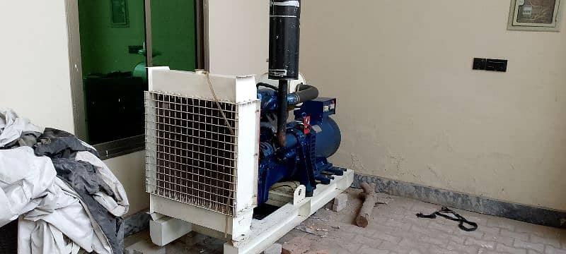 Ford 50KVA 4-CYLINDER 3 PHASE GENERATOR. 0348.6661172 2