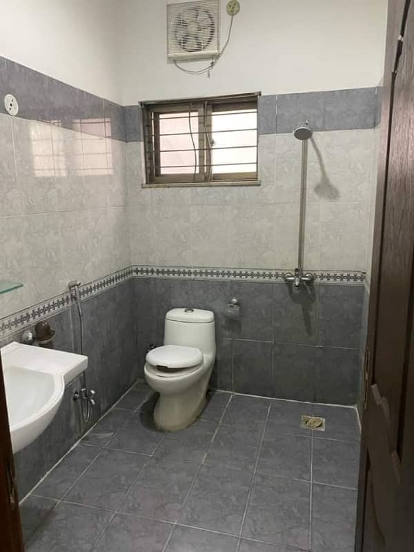 House for sale in Askari 11 sec-B Lahore 44