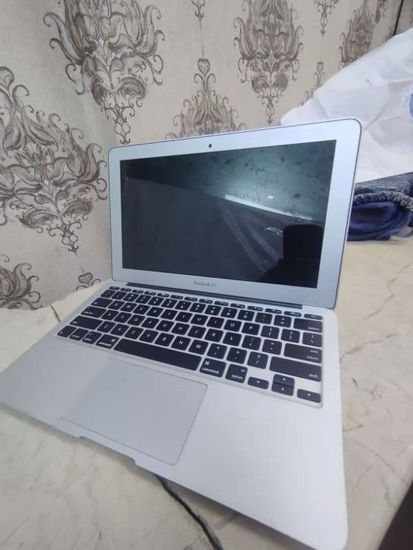 macbook 12 inch with original Charger 0