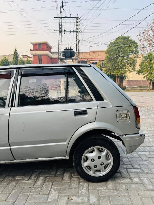 Daihatsu Charade 1989 18