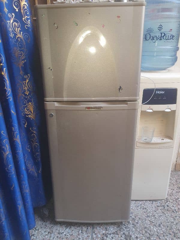 refrigerator medium size very good condition 0