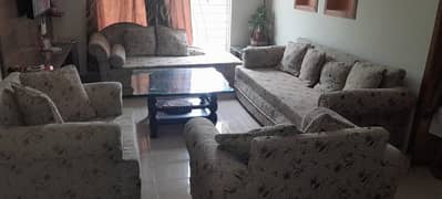 8 Seater Dewan Sofa Set/Center Table/sofa 3+3+1+1