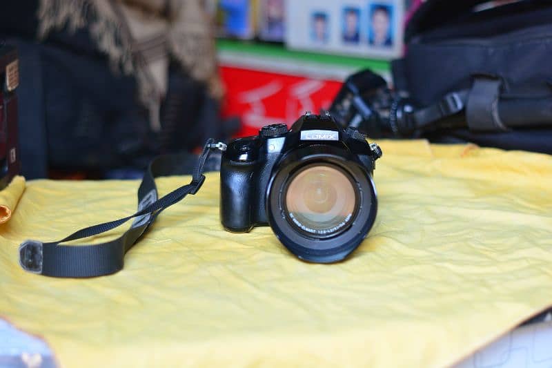 Lumix fz 1000 for sale 9/10 condition All accessories 3