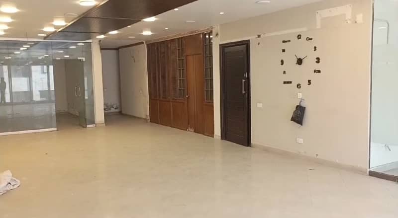 4 Marla 4th Floor Office With Elevator For Rent In DHA Phase 5,Block M, Lahore. 2