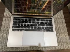 Macbook pro 13 inch 2018, 1st hand used, 8gb ram, 256gb ssd