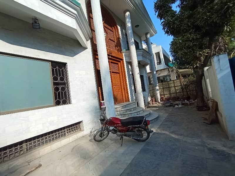 I-8. One Kanal Ground Portion Separate Gate Near Kachnar Park Ideal Location. office and family purpose 1