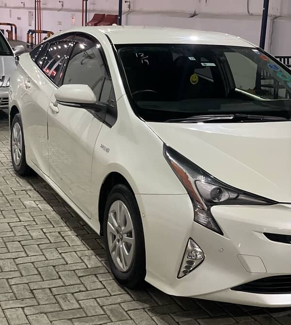 Toyota Prius 2017 9