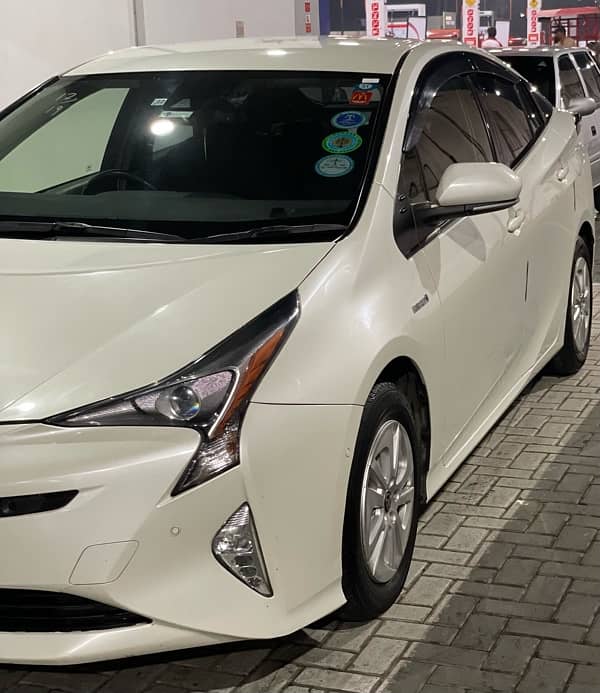 Toyota Prius 2017 10