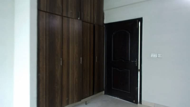 10 Marla 3 Bed Flat For Rent In Askari 11 Lahore 2