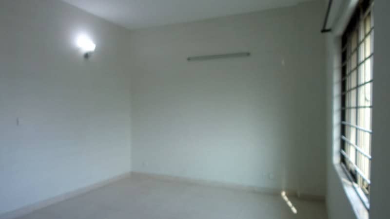 10 Marla 3 Bed Flat For Rent In Askari 11 Lahore 7