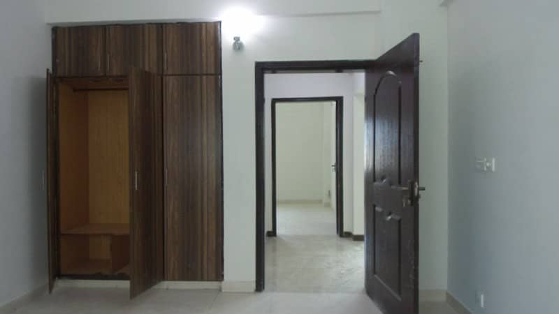 10 Marla 3 Bed Flat For Rent In Askari 11 Lahore 9