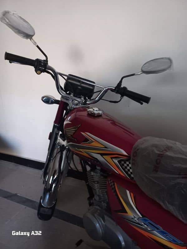 Honda CG125 2025 6