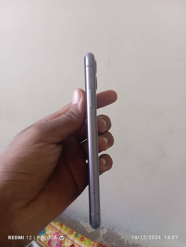 iPhone 11 JV Non PTA 128 GB 3