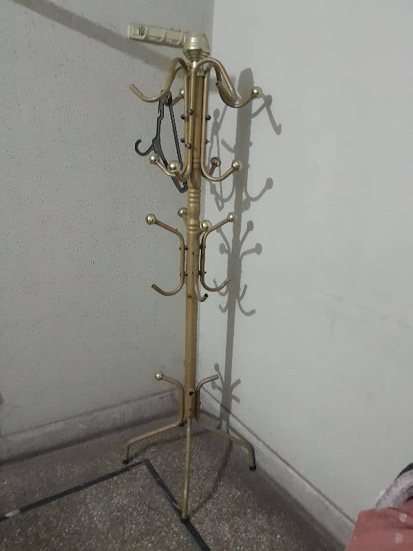 metal towel stand with heavyweight 0