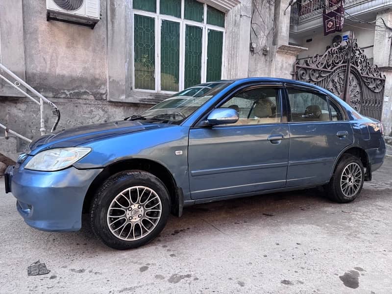 Honda Civic EXi 2004 4