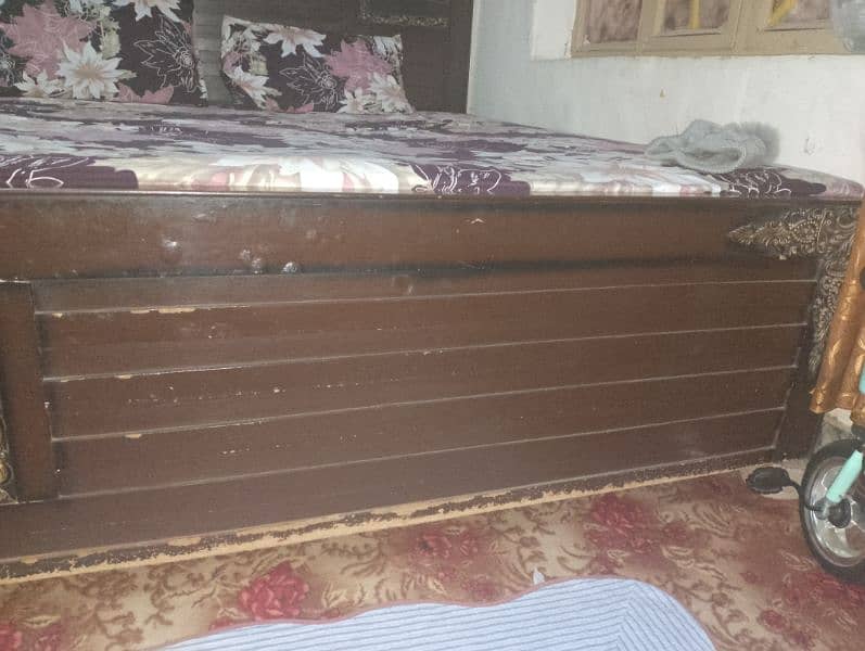 Double Bed with springe Mattress only 4 month use 2