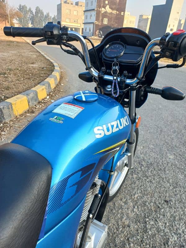 SUZUKI GD110S MODEL 2022 KM 12350 ALL PUNJAB NUMBER TOTAL GENUINE BIKE 6