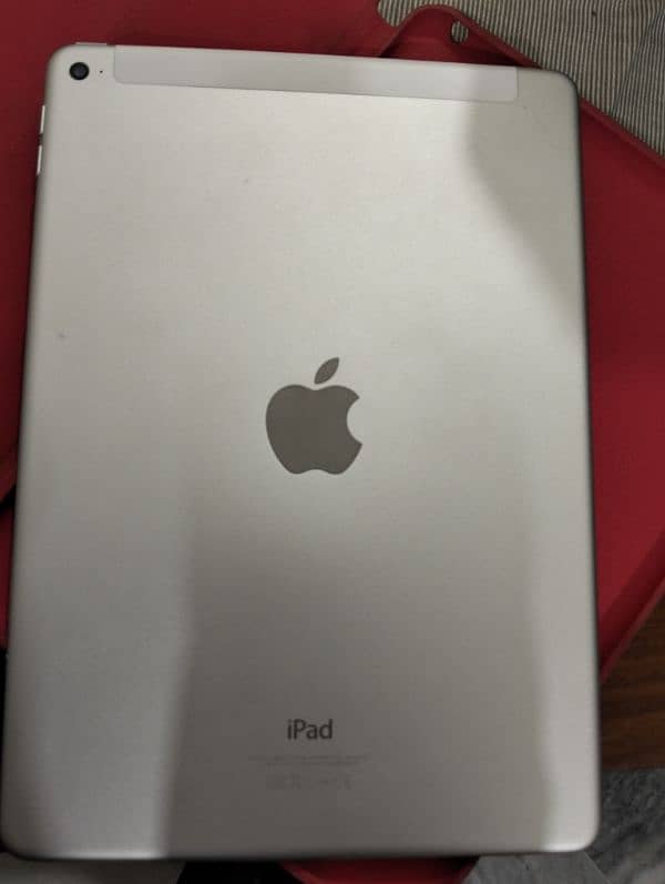 IPAD AIR 2 32GB NEW CONDITION with Back Cover 1