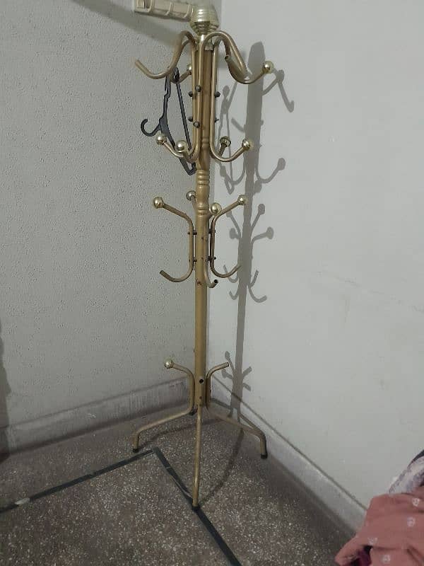 metal towel stand with heavyweight 1