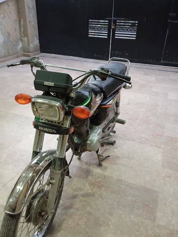 honda 125 total genuine condition just buy and drive no need work 1