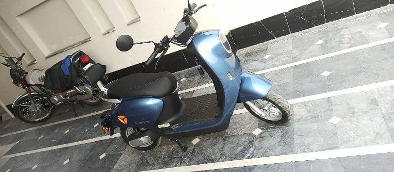 Yadea M3 Electric Scooter brand new 0