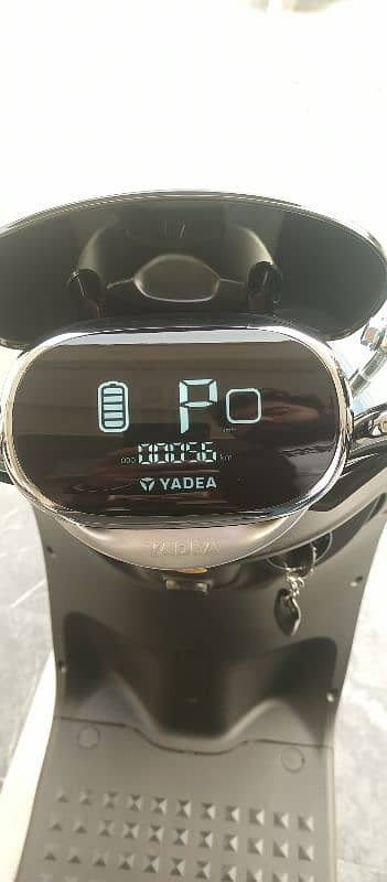 Yadea M3 Electric Scooter brand new 7