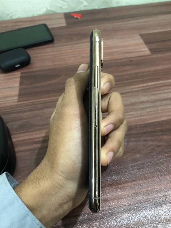 Iphone XS 64Gb 4