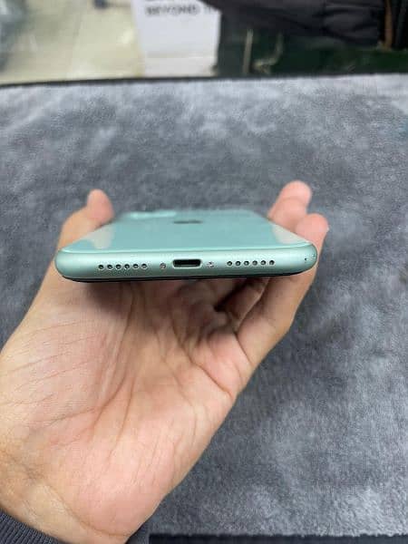 IPHONE 11/ 64gb NON PTA ( JV) SIM WORKING 4