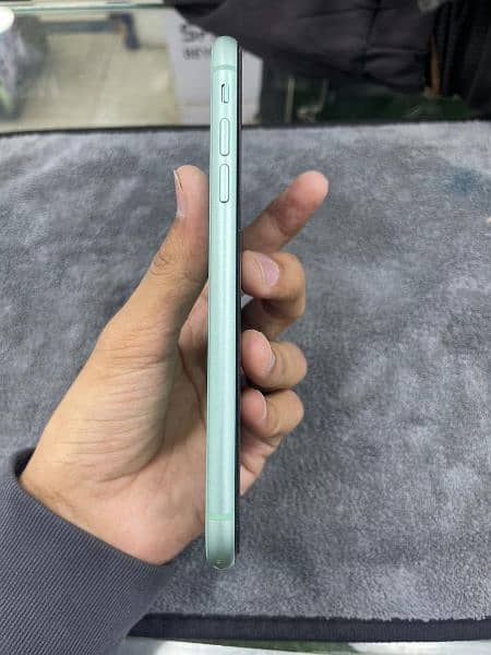 IPHONE 11/ 64gb NON PTA ( JV) SIM WORKING 5