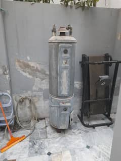 35 Gallon Gas Geyser Working Condition