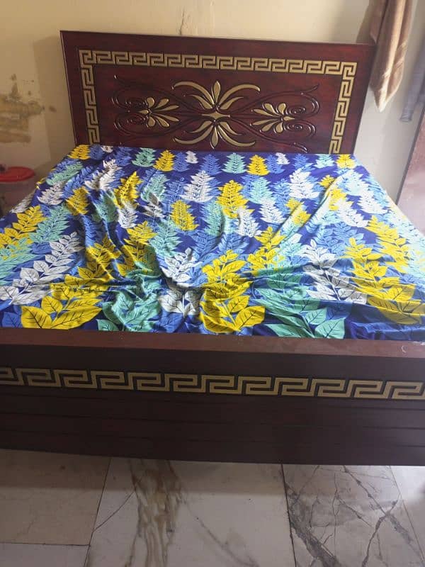 Bed with mattress good condition 1