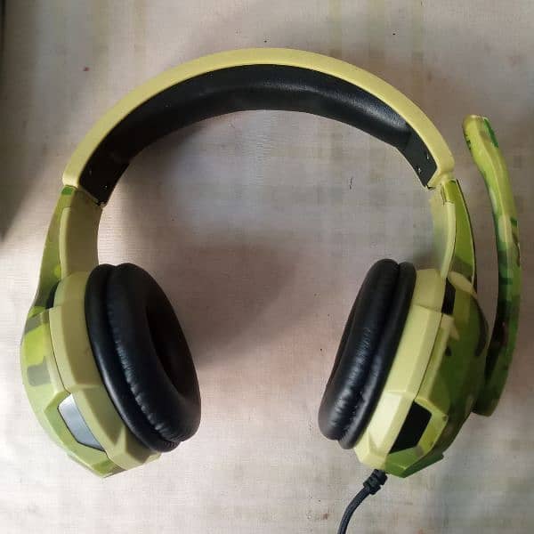 Gaming Headphones for Sale - 10/9 Condition, 1 Year Used 1