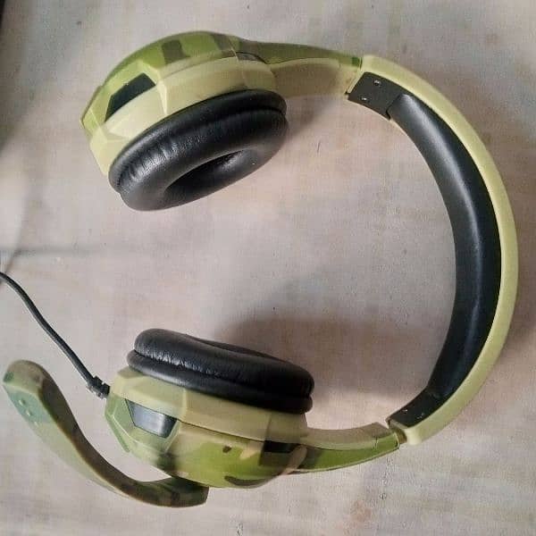 Gaming Headphones for Sale - 10/9 Condition, 1 Year Used 3