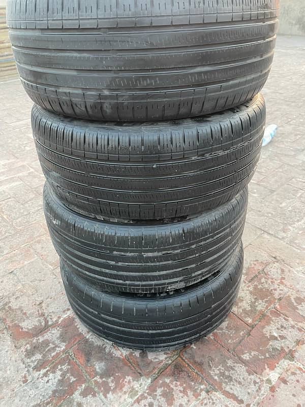 17 inch Slightly used 2022 tyres 215/50/17 2