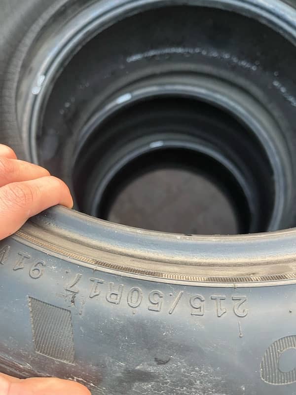 17 inch Slightly used 2022 tyres 215/50/17 8