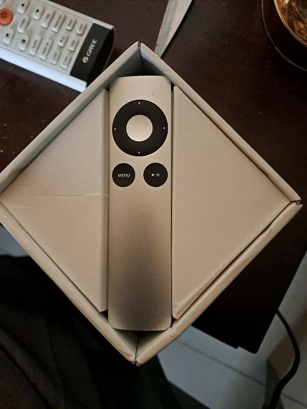 apple tv box 2