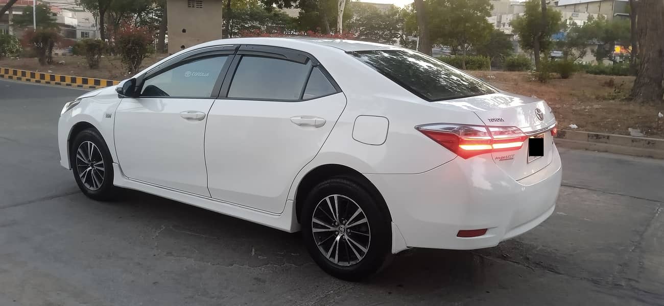 Toyota Corolla Altis 2018 10